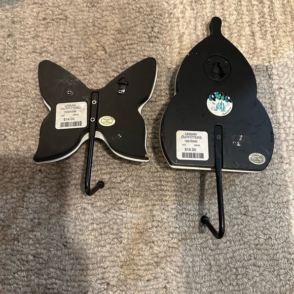 Set of two urban outfitters decorative hooks - Picture 2 of 2